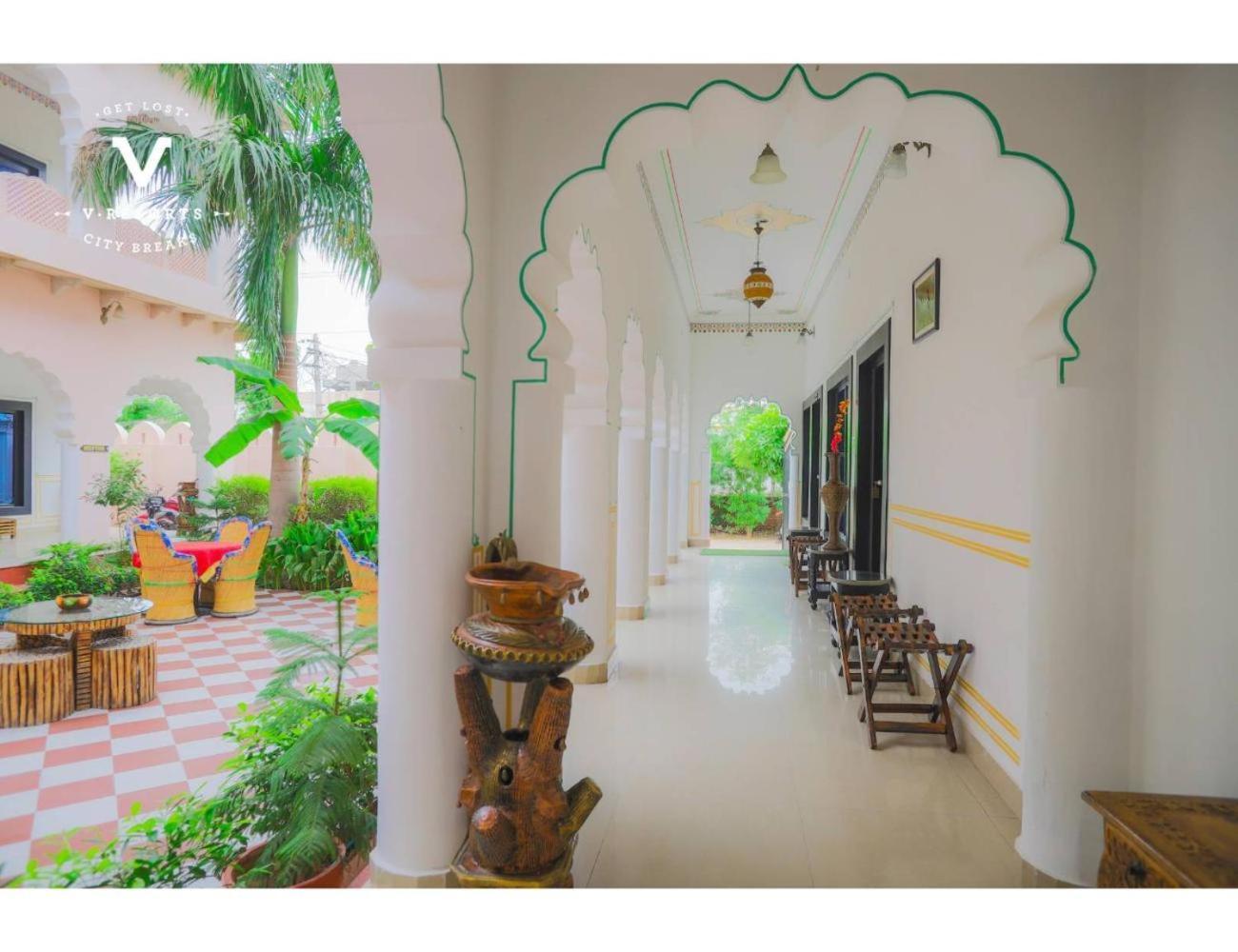 Hotel Kiran Villa Palace, بهاراتبور المظهر الخارجي الصورة
